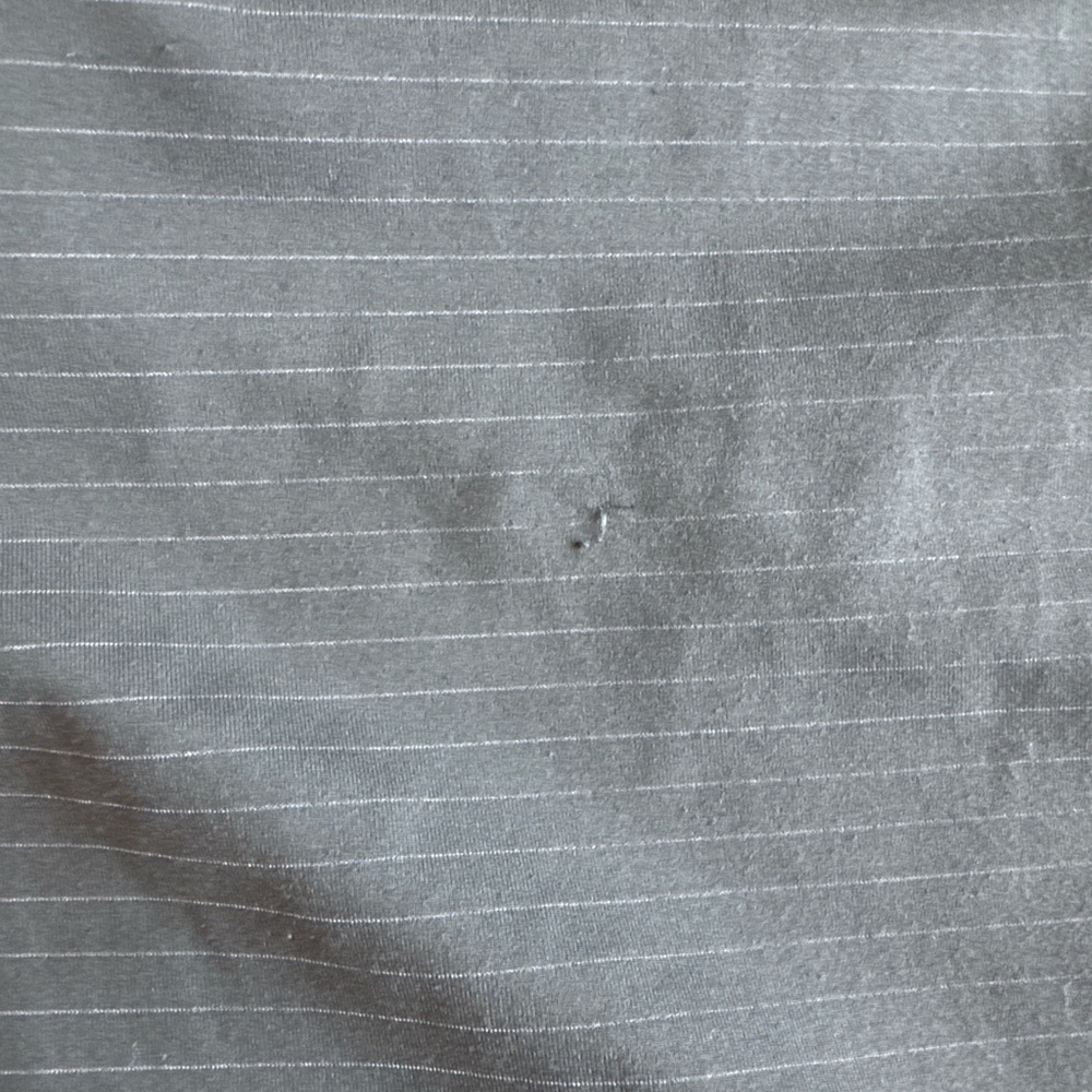 LULULEMON LONG SLEEVE CAMO TOP — SIZE 6 (based on measurements) - Picture 8 of 11